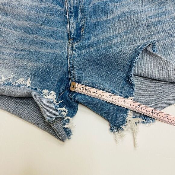 American Eagle Mom Shorts Hi Rise Cut Off Jean Shorts Size 8 - Picture 7 of 8